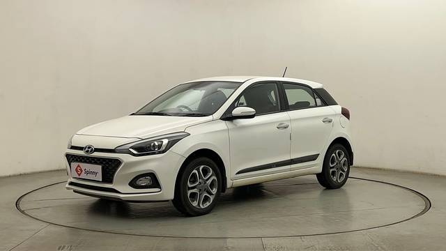 https://images10.gaadi.com/usedcar_image/4530181/original/e20fb70d97e3569d62fb5e4c5baf8ecb.JPG?imwidth=6400