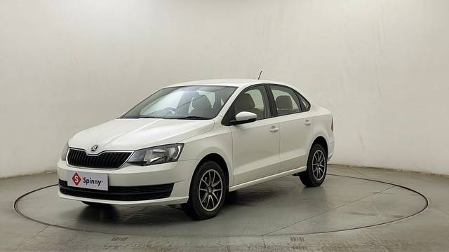 https://images10.gaadi.com/usedcar_image/4530248/original/751c76b8250207f62acfdceb3b3639fa.JPG?imwidth=6400