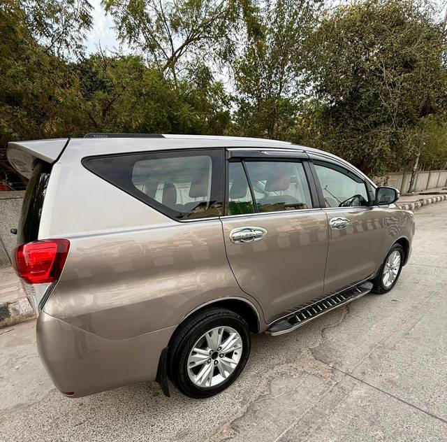 https://images10.gaadi.com/usedcar_image/4530275/original/processed_40d004d5198852cb32cbde909899e344.jpg?imwidth=6402