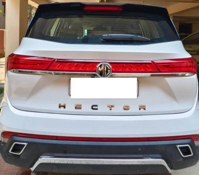 https://images10.gaadi.com/usedcar_image/4530287/original/processed_857976c6-2e24-43ca-90d0-2317c099b956.jpg?imwidth=6402