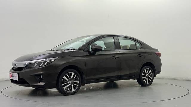https://images10.gaadi.com/usedcar_image/4530294/original/56bdab4d4025bd86cee7a9454ae66f0f.JPG?imwidth=6400