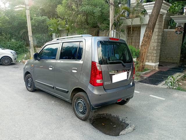 https://images10.gaadi.com/usedcar_image/4530331/original/processed_d5e6de1500100c2b8a48b9a1c67bfbf6.jpg?imwidth=6402