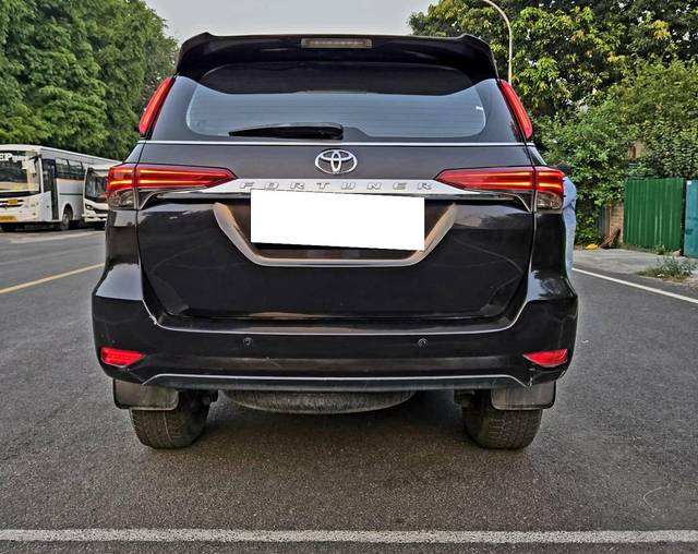 https://images10.gaadi.com/usedcar_image/4530344/original/processed_48446dac468ae1790b0daa5a514c88ef.jpg?imwidth=6401