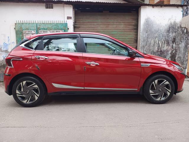 https://images10.gaadi.com/usedcar_image/4530356/original/processed_f8702838022545b45290f1071caf7bae.jpg?imwidth=6401