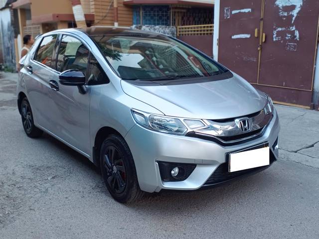 https://images10.gaadi.com/usedcar_image/4530360/original/processed_c502044d968b270c5eeae8e75c211943.jpg?imwidth=6400