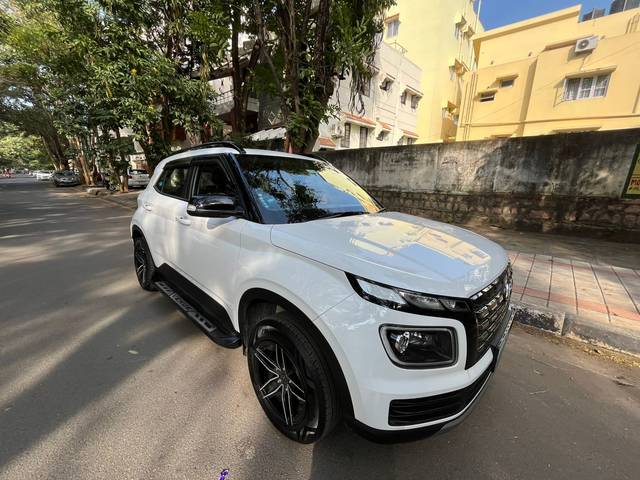 https://images10.gaadi.com/usedcar_image/4530395/original/2567208a-89cc-4c30-9558-5f5a757b60db.jpg?imwidth=6400