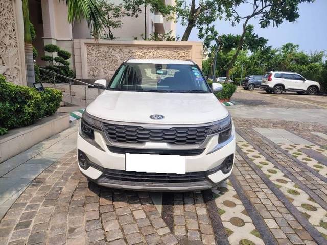 https://images10.gaadi.com/usedcar_image/4530425/original/processed_e92bc59f-1bb7-432c-9690-568ef8b984a9.jpeg?imwidth=6400