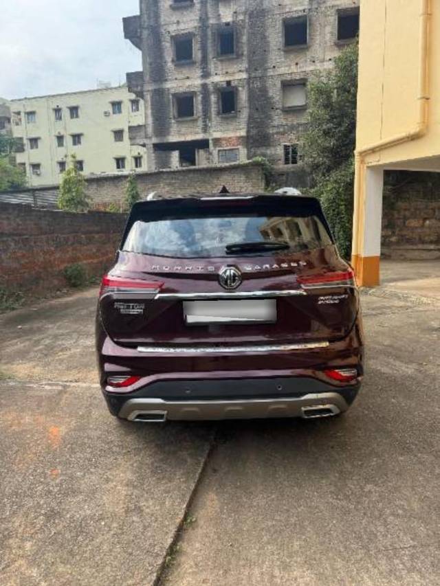 https://images10.gaadi.com/usedcar_image/4530447/original/processed_ac6d925a-607f-40dd-b0b5-130ac898b72a.jpg?imwidth=6401