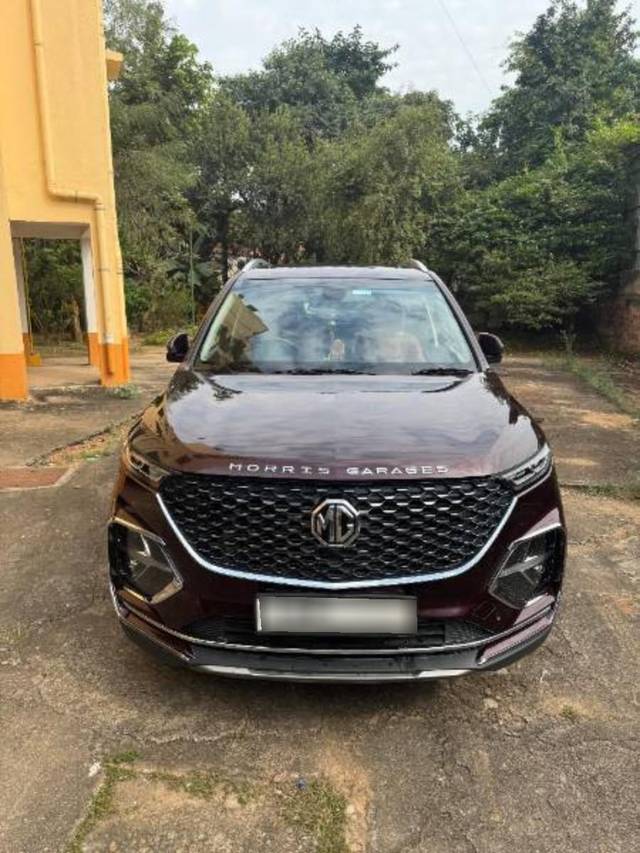 https://images10.gaadi.com/usedcar_image/4530447/original/processed_cdd16ef5-cab5-4b86-be35-de5eb374692d.jpg?imwidth=6402
