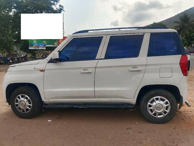 https://images10.gaadi.com/usedcar_image/4530452/original/processed_3715e6e0-2cbb-4447-8636-56724ad9783c.jpg?imwidth=6401