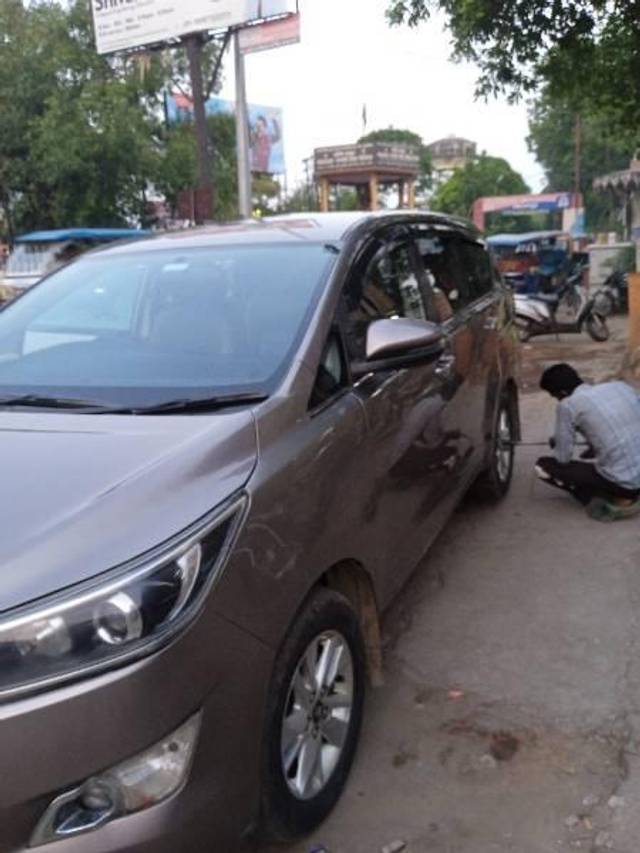 https://images10.gaadi.com/usedcar_image/4530466/original/processed_a0f04ae9-978d-4943-aba6-fd1fedc76395.jpg?imwidth=6400