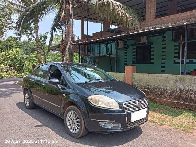 https://images10.gaadi.com/usedcar_image/4530514/original/processed_727ac6c3-6f30-49a4-8f8f-fba33259569f.jpg?imwidth=6400