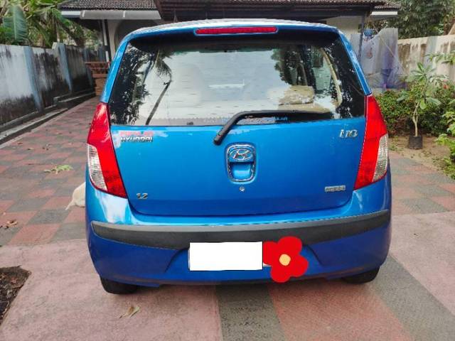 https://images10.gaadi.com/usedcar_image/4530527/original/processed_56c0d272-8ffc-4653-965d-3861467521f1.jpg?imwidth=6401