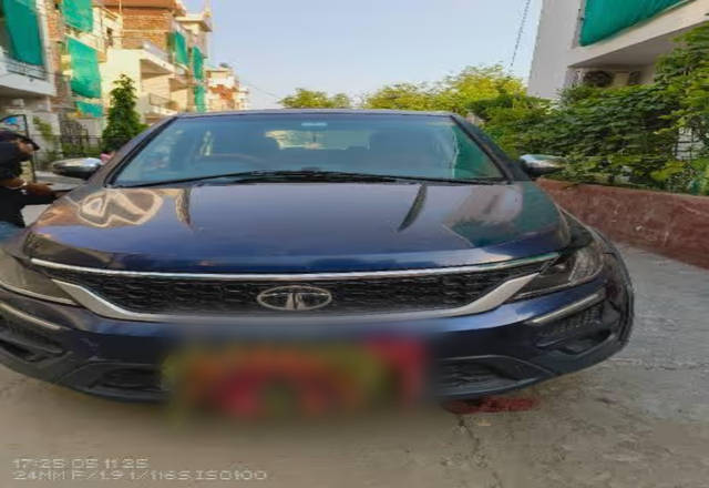 https://images10.gaadi.com/usedcar_image/4530530/original/d0feabab-0e91-4676-b7c2-8454fd21d9f7.?imwidth=6400