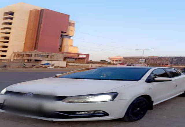 https://images10.gaadi.com/usedcar_image/4530537/original/35d32be9-8f99-4b35-a2ff-66c1398cf616.?imwidth=6400