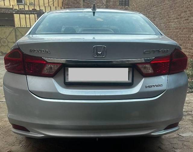 https://images10.gaadi.com/usedcar_image/4530569/original/processed_749a1012-fcf9-44b6-9b07-04273bbb1fa3.jpeg?imwidth=6402