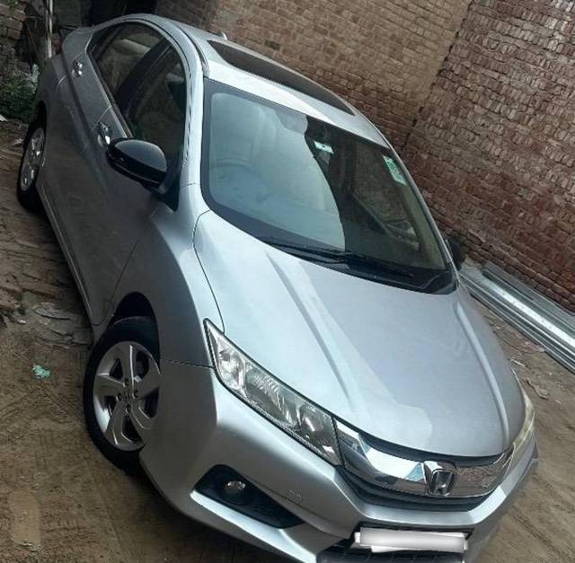 https://images10.gaadi.com/usedcar_image/4530569/original/processed_f42eba58-20fe-4059-a20c-30266e0968de.jpeg?imwidth=6401