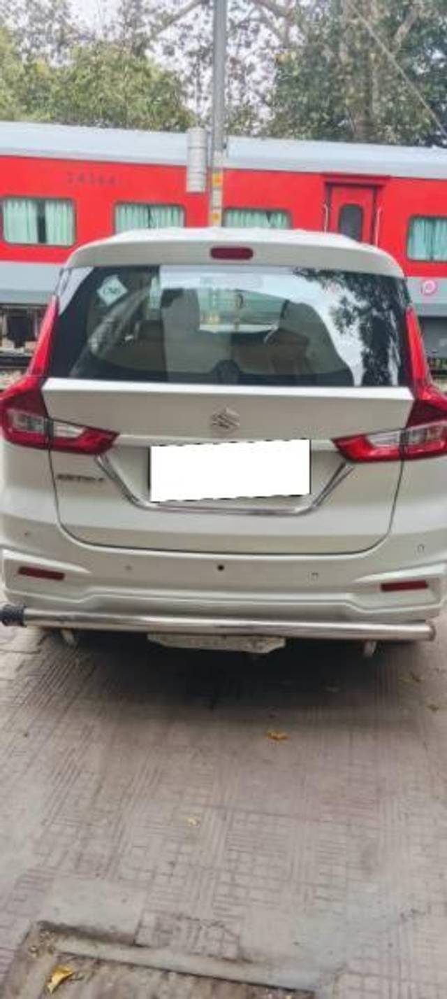 https://images10.gaadi.com/usedcar_image/4530623/original/processed_8efc7f1c-e6f2-45f8-9c6f-449717aed49c.jpg?imwidth=6402
