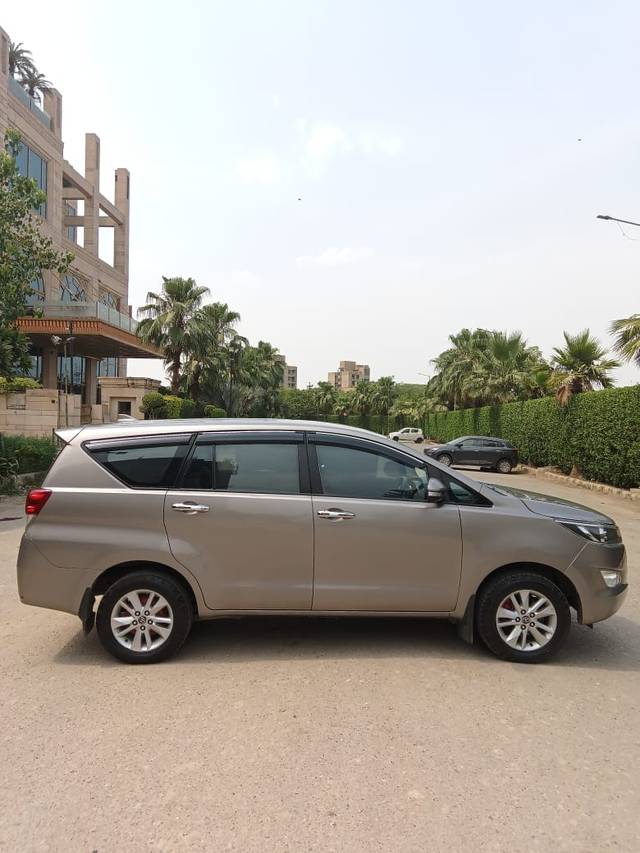 https://images10.gaadi.com/usedcar_image/4530634/original/89096329c3d018cf90c8f4c45c5f068c.jpg?imwidth=6401
