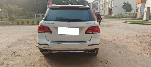 https://images10.gaadi.com/usedcar_image/4530680/original/processed_185bd549-7eab-4980-889f-93b644b08cf3.jpg?imwidth=6402