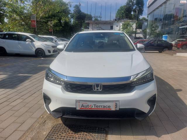 https://images10.gaadi.com/usedcar_image/4530724/original/61696f884182c8b6cf30c98d4ccb7570.jpg?imwidth=6400