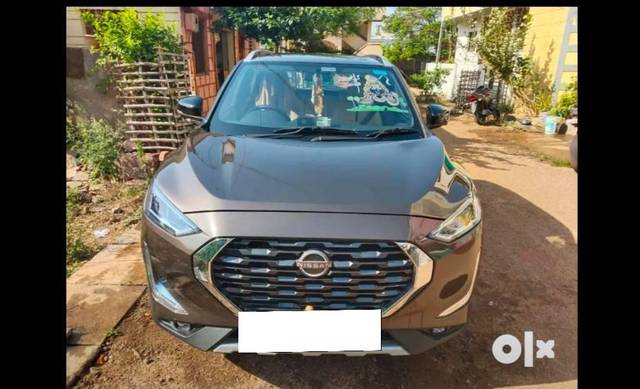 https://images10.gaadi.com/usedcar_image/4530725/original/processed_bb81332a-d4d6-4c79-90fa-dfe54cc5fb3b.jpg?imwidth=6400