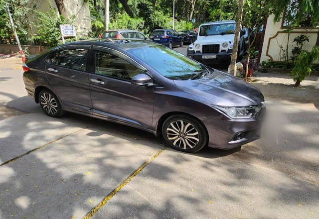https://images10.gaadi.com/usedcar_image/4530742/original/f93b9d1f-2566-4626-af28-b93dc811ad36.?imwidth=6400