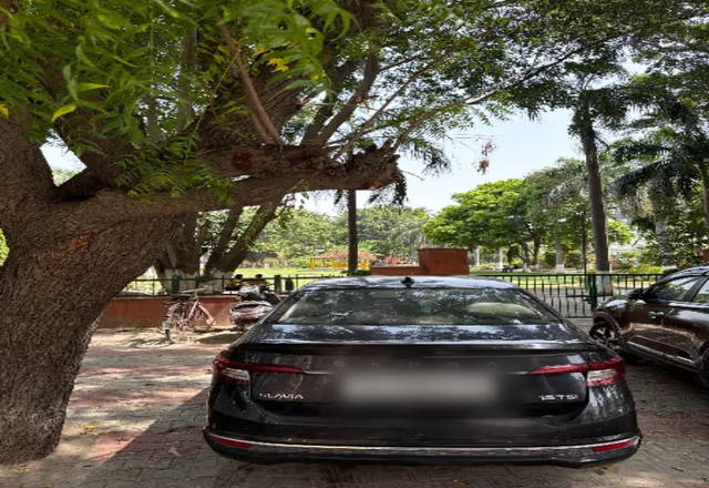 https://images10.gaadi.com/usedcar_image/4530747/original/3deebf1e-0c6d-4326-9779-41c915542ad1.?imwidth=6402