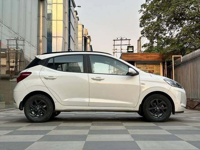 https://images10.gaadi.com/usedcar_image/4530776/original/393679e244b85bac919b9114b1558b00.jpg?imwidth=6401