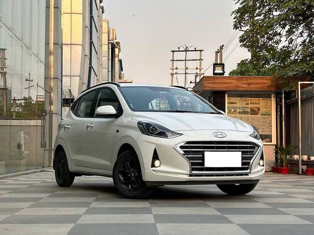 https://images10.gaadi.com/usedcar_image/4530776/original/processed_ae8d65059e29d7f48f920615f3322ac9.jpg?imwidth=6400