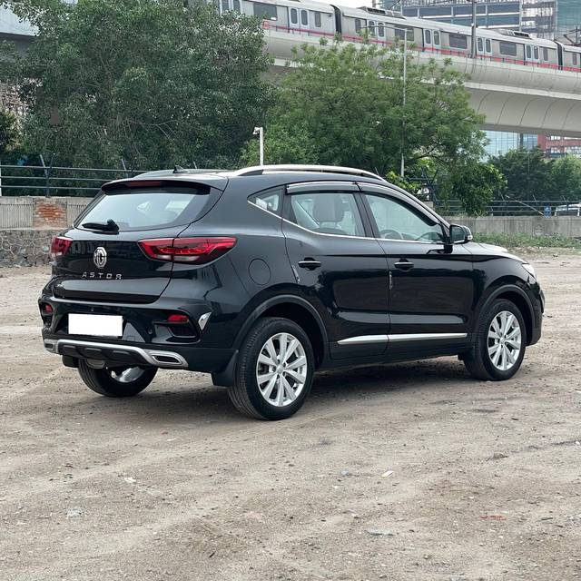 https://images10.gaadi.com/usedcar_image/4530785/original/processed_e452931f23229caee4bff200b7b90123.jpg?imwidth=6402