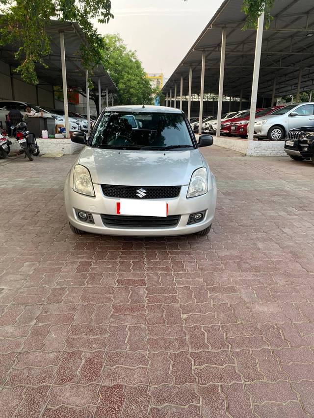 https://images10.gaadi.com/usedcar_image/4530812/original/processed_ad01a7c2-9593-4894-a60c-91a77363aaa6.jpg?imwidth=6400