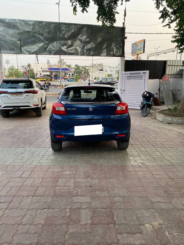 https://images10.gaadi.com/usedcar_image/4530814/original/processed_1dbe8fdd-7862-408f-8a4e-e85c54d731c8.jpg?imwidth=6401