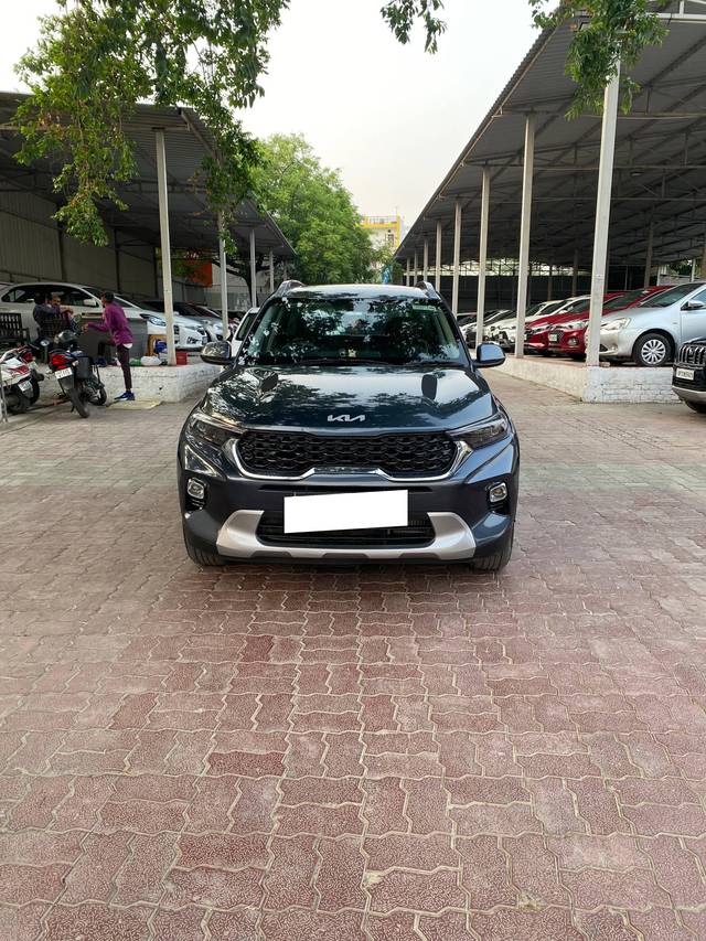 https://images10.gaadi.com/usedcar_image/4530815/original/processed_61cd3fc1-4407-4104-999c-3aebe44c9023.jpg?imwidth=6400