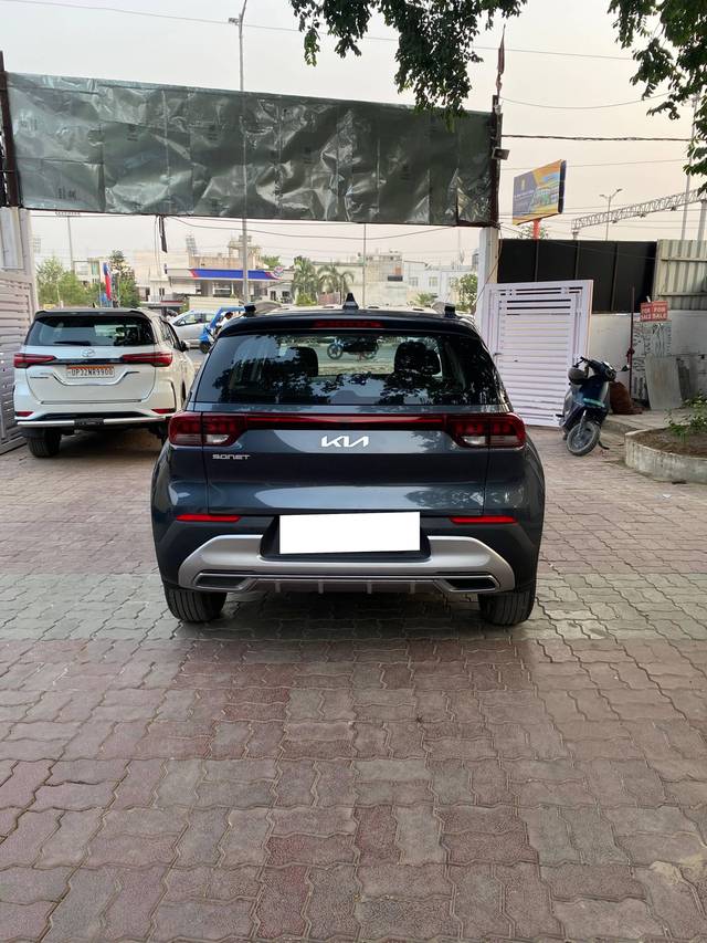 https://images10.gaadi.com/usedcar_image/4530815/original/processed_f846c41b-5175-4925-b54d-5301326daa3b.jpg?imwidth=6401