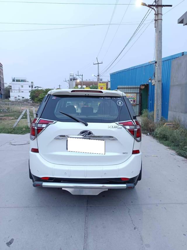 https://images10.gaadi.com/usedcar_image/4530821/original/processed_4ff8dd15794e1befc66278fc00a8ba96.jpg?imwidth=6402