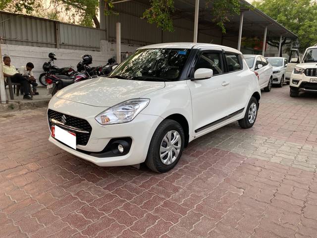 https://images10.gaadi.com/usedcar_image/4530822/original/processed_41b83e4f-15b9-40ba-bf61-0448350239ef.jpg?imwidth=6402