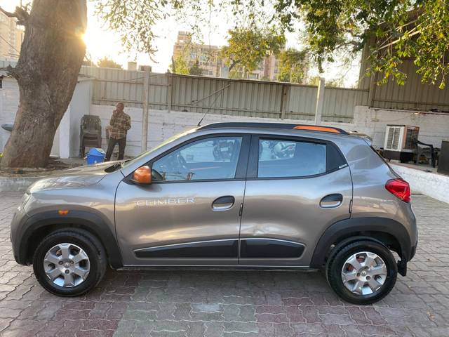 https://images10.gaadi.com/usedcar_image/4530830/original/processed_486f4726-e20a-4a97-b5f2-9148b2fffae3.jpg?imwidth=6402