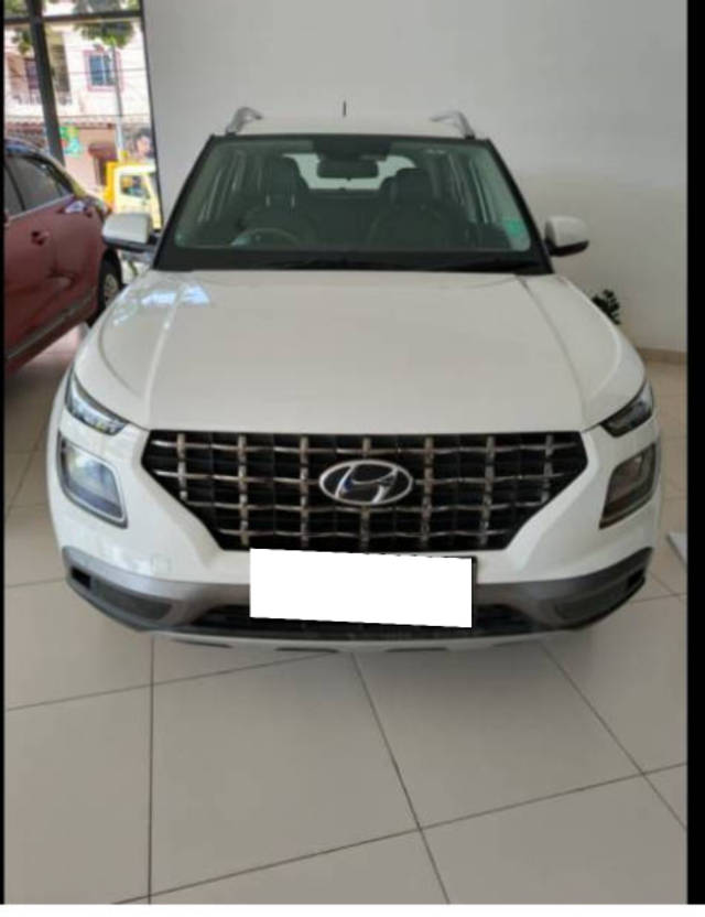 https://images10.gaadi.com/usedcar_image/4530832/original/processed_9fcb21f478f03928d89b7196e9e65ad8.png?imwidth=6400