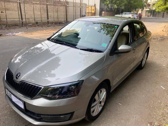 https://images10.gaadi.com/usedcar_image/4530840/original/processed_517adb65e47bc9c7258ec386d06056e4.jpeg?imwidth=6402