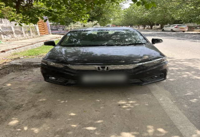 https://images10.gaadi.com/usedcar_image/4530844/original/19764363-1ef9-4f69-9714-8baa2a3ddb7b.?imwidth=6400