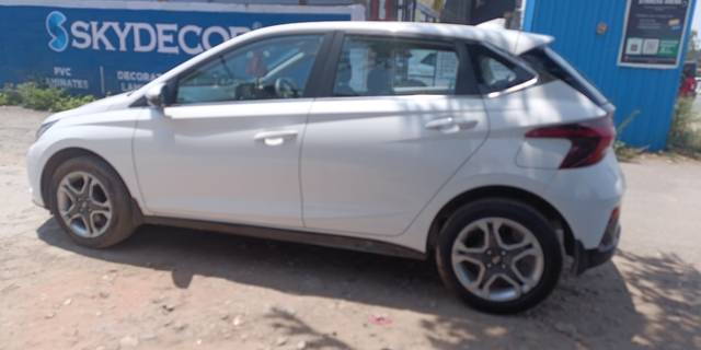 https://images10.gaadi.com/usedcar_image/4530847/original/d091279d696f6957b9464e9a3e1faa72.jpg?imwidth=6400