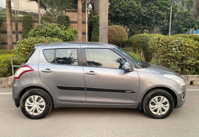 https://images10.gaadi.com/usedcar_image/4530853/original/processed_34689a90f15eb85895205a8e85eac958.jpg?imwidth=6401