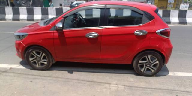 https://images10.gaadi.com/usedcar_image/4530854/original/processed_9e40c08a96fc2d200398b193372ece2e.jpg?imwidth=6401