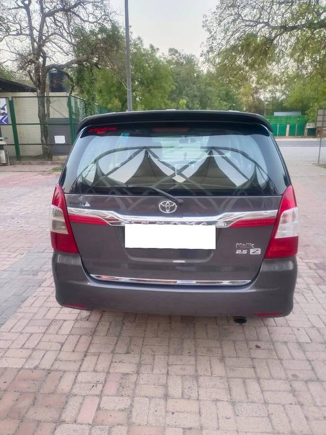 https://images10.gaadi.com/usedcar_image/4530859/original/processed_a107c8c20ddf87a21f0d49dfb06f92bf.jpeg?imwidth=6402