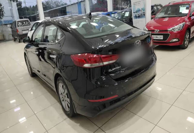 https://images10.gaadi.com/usedcar_image/4530861/original/2f368276-06f6-4473-b3b5-74570f33c62c.?imwidth=6402