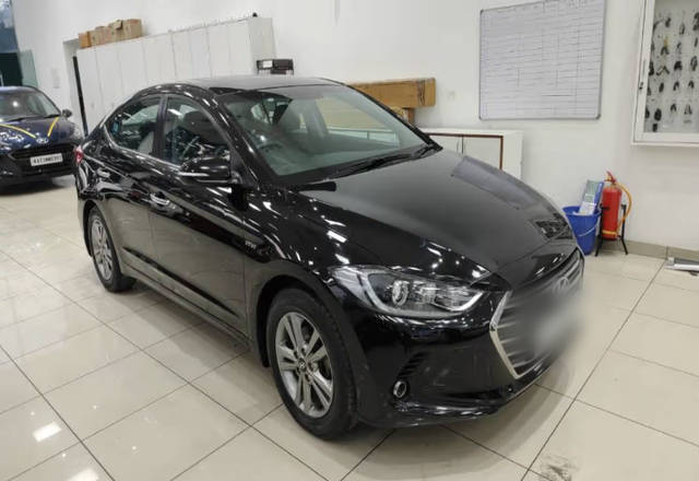 https://images10.gaadi.com/usedcar_image/4530861/original/72d7d2cb-f5f8-4e11-8abc-218df2c4abb3.?imwidth=6400
