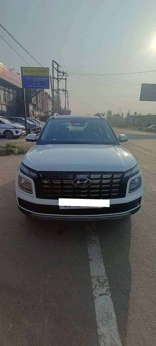 https://images10.gaadi.com/usedcar_image/4530862/original/processed_ab0d56c61a2d815950ca2622b6e3b764.jpg?imwidth=6402