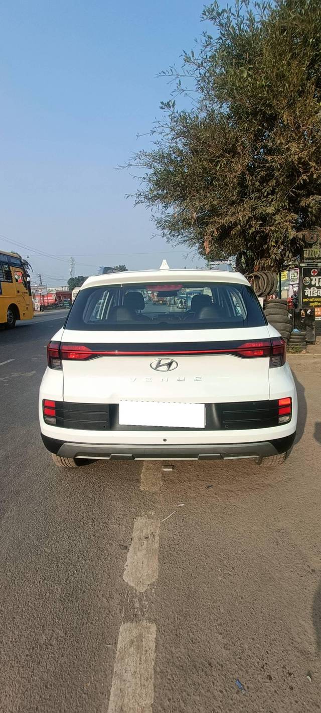 https://images10.gaadi.com/usedcar_image/4530862/original/processed_c95d52fe6b4fd87efbfe769d27dea577.jpg?imwidth=6401