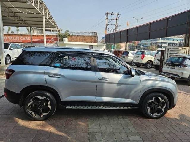 https://images10.gaadi.com/usedcar_image/4530864/original/processed_4806b324-53ff-41aa-bdc2-8e42bfebb720.jpg?imwidth=6401